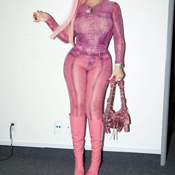 Pink Body hugging set! - Picture 1 of 4